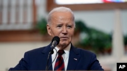 El presidente Joe Biden habla durante un servicio religioso en la Iglesia Bautista Misionera Real en North Charleston, Carolina del Sur, el domingo 19 de enero de 2025.