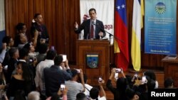 Italia bloqueó el lunes 4 de febrero de 2019 una posición común de la UE para reconocer a Juan Guaidó como presidente interino de Venezuela.