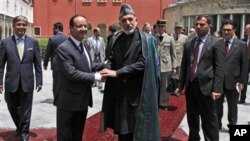 Predsednik Avganistana Hamid Karzai i francuski predsednik Fransoa Oland. 