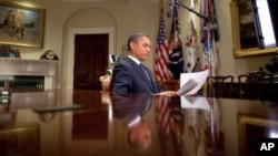 President Obama prepares to record his weekly address for 03 Jul 2010