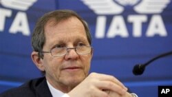 IATA's Director General and CEO Giovanni Bisignani talks to journalists at the IATA's (International Air Transport Association) AVSEC conference in Frankfurt, central Germany (File Photo)