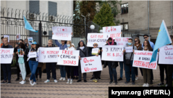 Акция протеста у здания посольства РФ в Киеве против репрессий в отношении крымских татар. 5 сентября 2021 