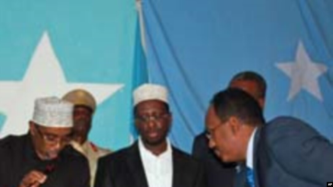 R/Wasaare Farmaajo oo la Dhaariyay