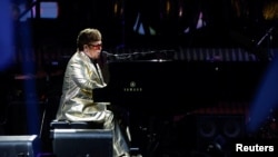 Pevač Elton Džon na britanskom Glastonberiju, 2023.