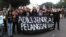 Aksi Kamisan ke-500 oleh para aktivis HAM di depan Istana Merdeka Jakarta, Kamis, 27 Juli 2017 (foto: VOA/Andylala Waluyo)