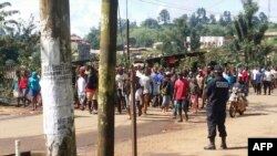 Des manifestants à Bamenda pour protester contre les discriminations au Cameroun, le 22 septembre 2017.