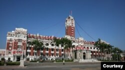 負責台灣總統府衛戍任務的憲兵遭中國滲透，涉嫌轉售軍中秘密文書資料給中國情報工作人員，台灣檢方依據違反國安法等罪嫌起訴。 (取自台灣總統府)