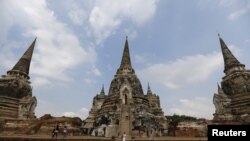 资料照片 - 外国游客在泰国旅游胜地。