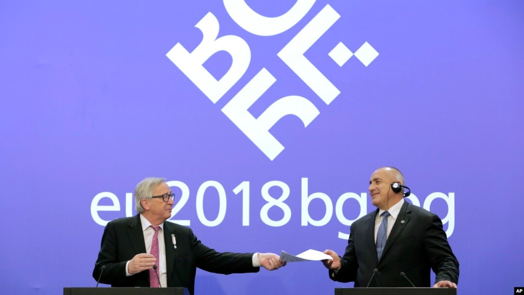 Predsednik Evropske komisije Žan-Klod Junker i premijer Bugarske Bojko Borisov na zajedničkoj konferenciji za novinare u Sofiji, 12. januar 2018.