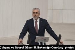 Çalışma ve Sosyal Güvenlik Bakanı Vedat Işıkhan.