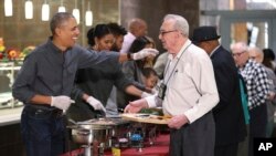 Obama mandó un mensaje de unidad al pueblo estadounidense en el Día de Acción de Gracias.