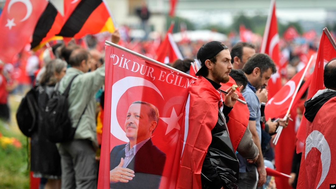 Cumhurbaşkanı Erdoğan'ın Almanya'nın Köln kentinde düzenlediği mitingden bir kare