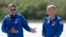 Los astronauts de NASA Robert Behnken, izquierda, y Doug Hurley durante una conferencia de prensa en el Centro Espacial Kennedy, Florida, el 20 de mayo de 2020.