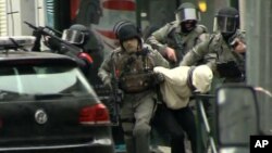 Arrestation de Salah Abdeslam à Molenbeek, en Belgique le 18 mars 2016.