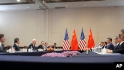 El presidente Joe Biden se sentó frente a frente con su homólogo chino Xi Jinping, el sábado 16 de noviembre, en Lima, Perú.