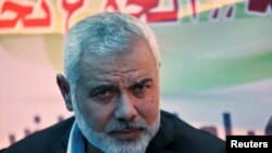 Ismaïl Haniyeh, leader du Hamas, lors de sa visite aux prisonniers en grève de la faim à Gaza, le 8 mai 2017.