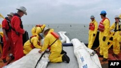 Vazhdon derdhja e naftës në Gjirin e Meksikës