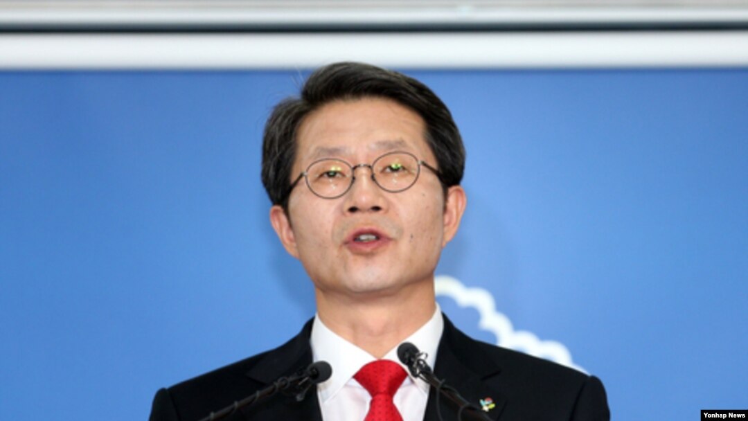 Menteri unifikasi Korea Selatan Ryu Kil-Jae menerima tawaran Pyongyang untuk berunding (foto: dok). 