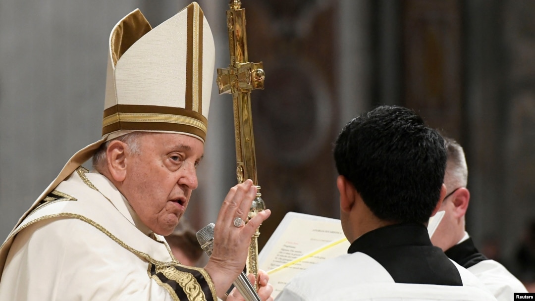Haut-lieu du christianisme, la ville de Bethléem – où est né le Christ selon la tradition – a été désertée par les pèlerins cette année et a annulé la majorité des célébrations de Noël en raison de la guerre.