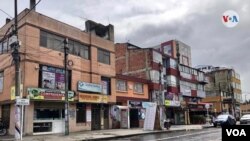 Algunos negocios comerciales en Bogotá aún sobreviven, en medio de la pandemia. [Foto: Karen Sánchez, VOA]