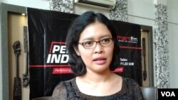 Dinna Wisnu, Direktur Program Pasca Sarjana Universitas Paramadina, Jakarta. (VOA/Iris Gera)