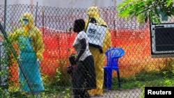 La reciente propagación del virus del ébola al vecino Uganda y la muerte de dos personas causó que la OMS reuniera un grupo de expertos para revalorar la situación actual y los desafíos venideros.
