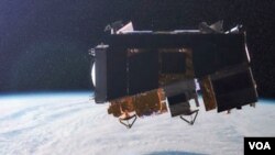 El satélite girará en una órbita polar alrededor de la Tierra a unos 820 kilómetros de distancia.