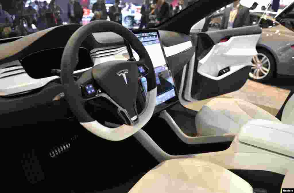 Tesla Model X Concept SUV 