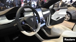 Motar Tesla Model X Concept SUV 