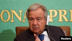 Sekretaris Jenderal PBB Antonio Guterres menghadiri konferensi pers di Japan National Press Club di Tokyo, Jepang 8 Agustus 2022. (Foto: REUTERS/Issei Kato)