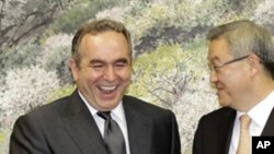 올해 6월 방한 당시 커트 캠벨 차관보(좌)