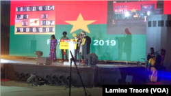 Une remise de prix au Fespaco 2019, à Ouagadougou, Burkina Faso, 2 mars 2019. (VOA/Lamine Traoré)