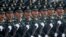 2019年10月1日,在中华人民共和国成立70周年的阅兵式上,中国人民解放军通过天安门广场。