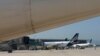 Sejumlah pesawat terparkir di tarmac Bandara Internasional Islamabad, Pakistan, 8 Mei 2018. (Foto: Aamir Qureshi/AFP/arsip)