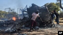 En images: Manifestations violentes à Pretoria en amont des élections municipales