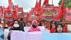 အလုပ်သမားဥပဒေသစ်ကို သမ္မတ လက်မှတ်မထိုးဖို့ အင်ဒိုနီးရှား အလုပ်သမားတွေ သတိပေး