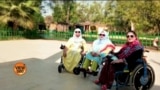 وہیل چیئر پر دنیا گھومنے کا عزم رکھنے والی پاکستانی خواتین