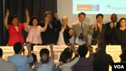 政見發表會開始前參選人合照