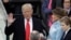 Trump saat diambil sumpahnya di Gedung Capitol, Washington DC, 20 Januari 2017.