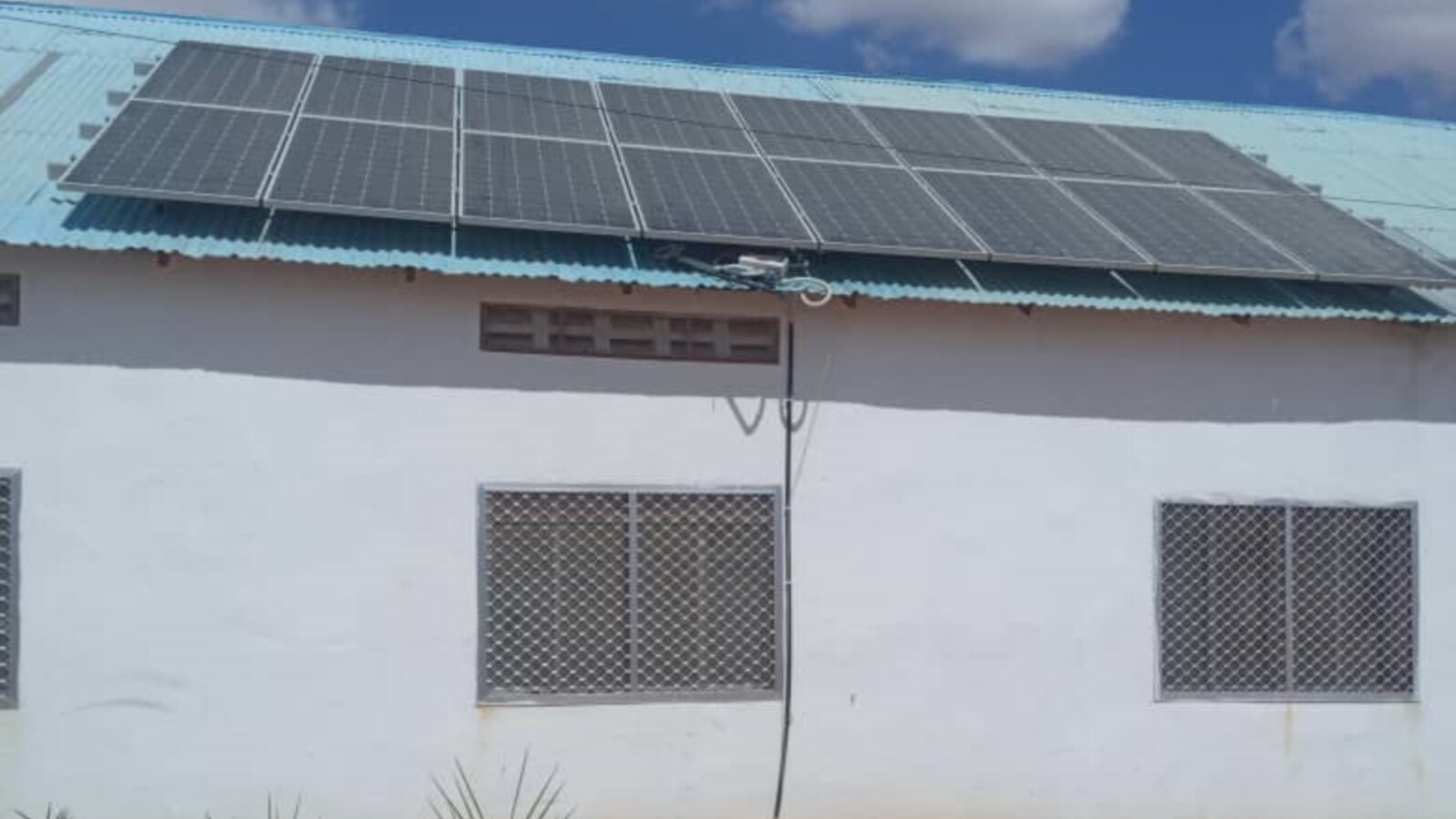 A photo of the photovoltaic cell which is fitted on the roof of the Hanaano hospital, in the central town of Dhusamareb, Somalia on Jan. 20, 2022. It’s function is to capture solar energy. (Abdiwahid Moalin Isak/VOA)