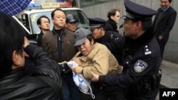 Pekin Orta Doğu'daki Gösterilere Benzer Bir Muhalif Hareketten Korkuyor