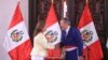 Presidenta peruana Dina Boluarte toma juramento a nuevo ministro de Relaciones Exteriores, Elmer Schialer.