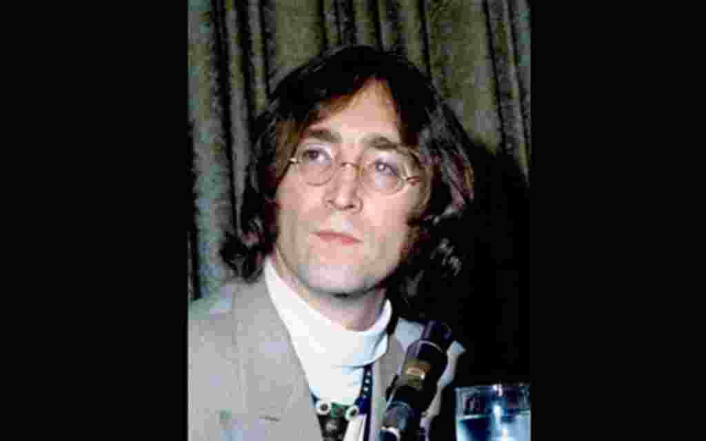 13 de mayo de 1968. Conferencia de John Lennon en el hotel Americana, Nueva York.