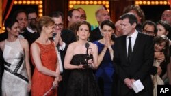 El elenco de "Fun home" celebran la entrega del Premio Tony a Mejor Musical