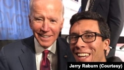 Thai-American campaigner Jerry Raburn (right) with Democrat presidential candidate Joe Biden (left)