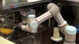 Kuliner Era COVID Hadirkan Robot Pembuat Burger hingga Jus