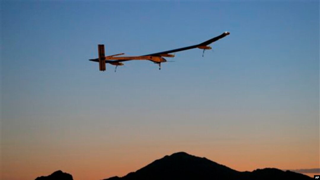 El Solar Impulse alcanza una altitud de vuelo de 30 mil pies y tiene una velocidad de crucero de 72 kilómetros por hora.