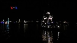 Parade Perahu Berlampu Hias Sambut Natal di AS