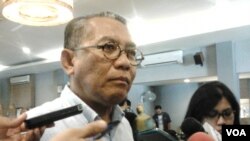 Kepala BPH Migas, Andy Noorsaman Sommeng menilai penyebab naiknya harga komoditas pangan karena mafia dan bukan karena kenaikan harga BBM. Hal tersebut disampaikannya di Jakarta, Minggu (05/04/2015). (Foto: VOA/Iris Gera)