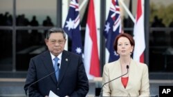 Presiden Susilo Bambang Yudhoyono dan PM Australia Julia Gillard melakukan konferensi pers bersama di Darwin, Australia (3/7). 